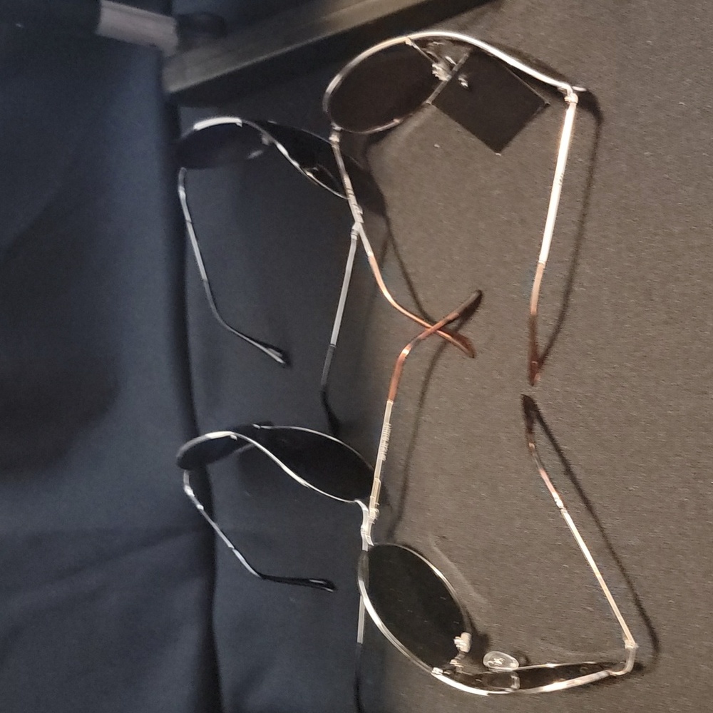 Sunglass bundle - Picture 6 of 12